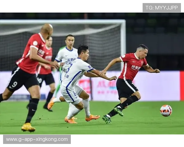 成都蓉城中路突击找准时间点，制造一连串险情